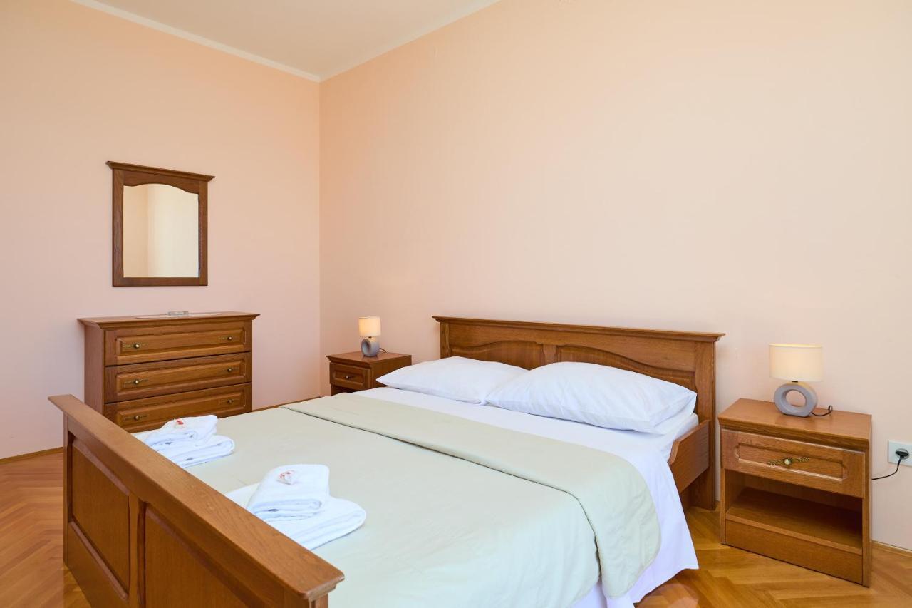 Helton Seaview Apartments オラサック エクステリア 写真