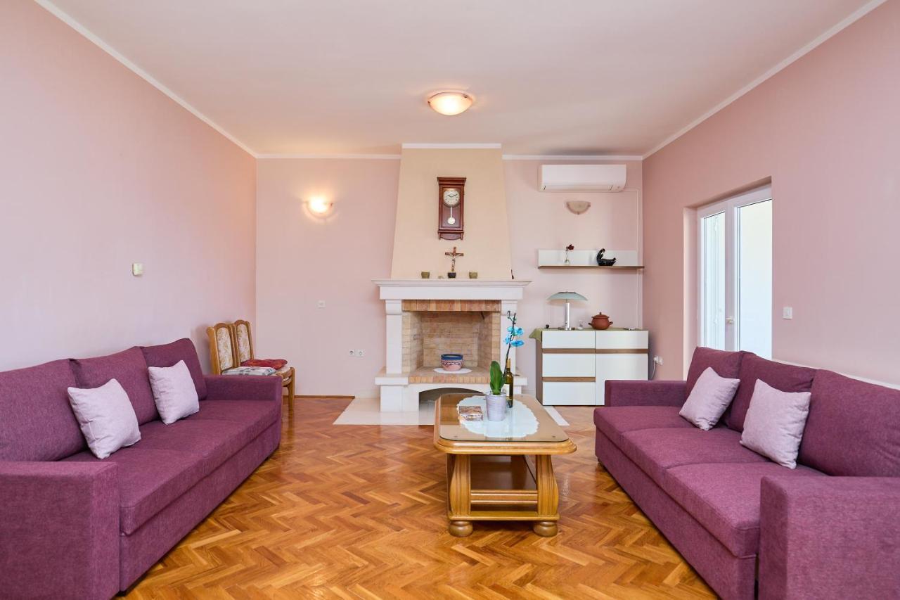 Helton Seaview Apartments オラサック エクステリア 写真