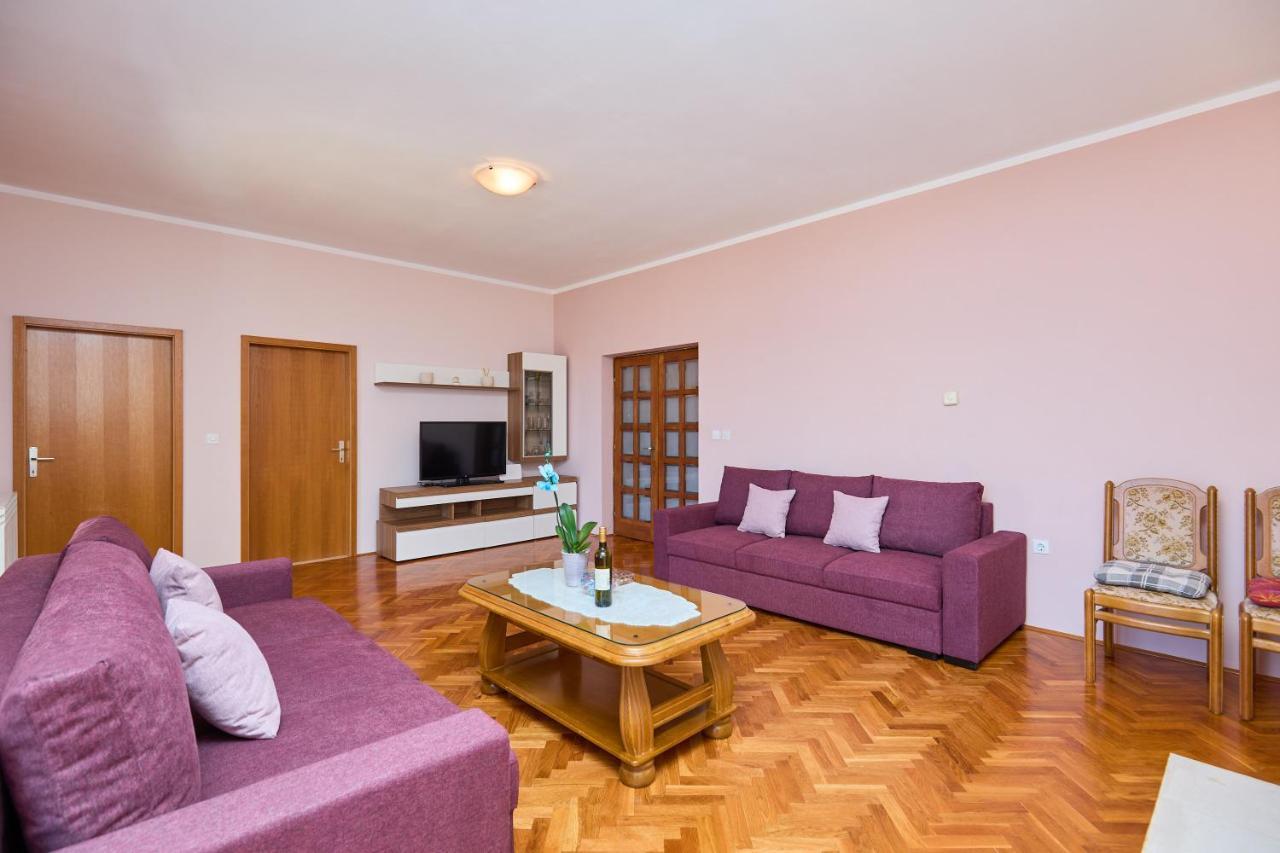 Helton Seaview Apartments オラサック エクステリア 写真