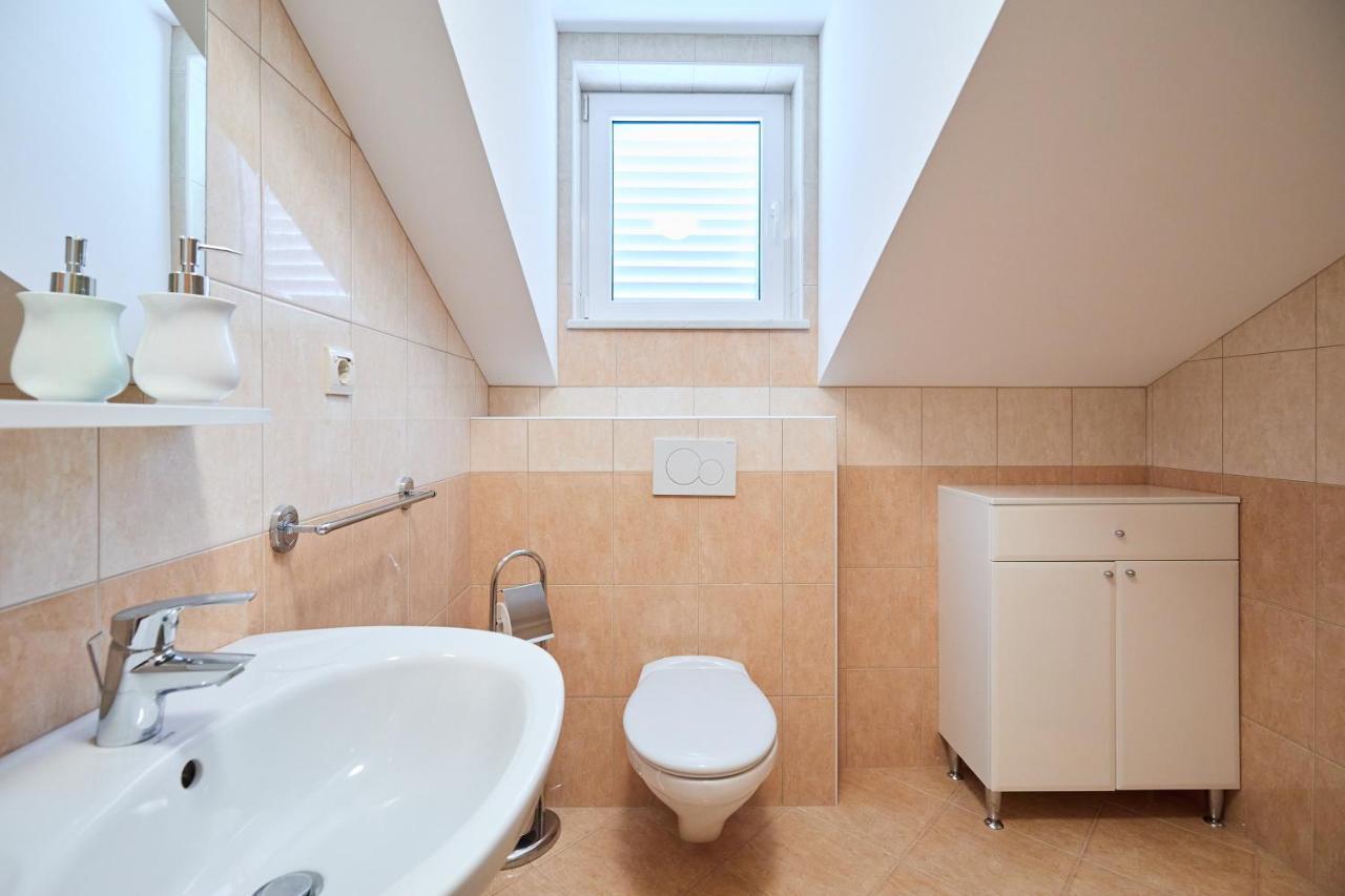 Helton Seaview Apartments オラサック エクステリア 写真