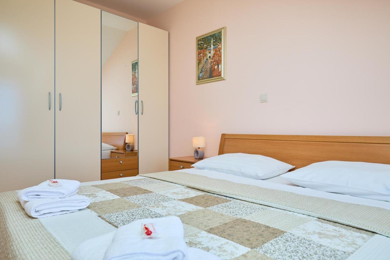 Helton Seaview Apartments オラサック エクステリア 写真